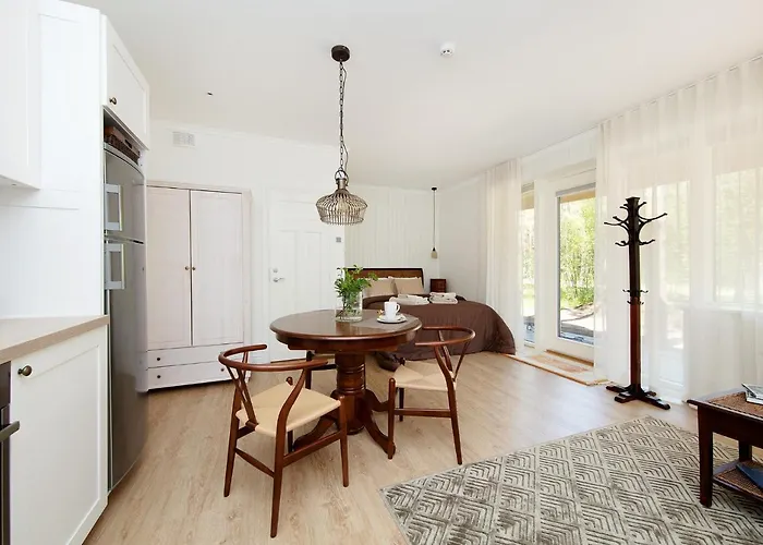 Sea View By The Apartament